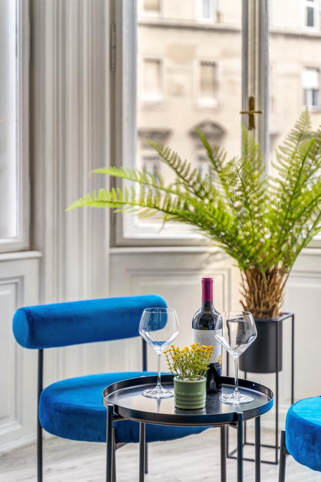 Ferienwohnung Downtown Delight - Erzsebet Blvd - 13 Ppl Budapest Exterior foto