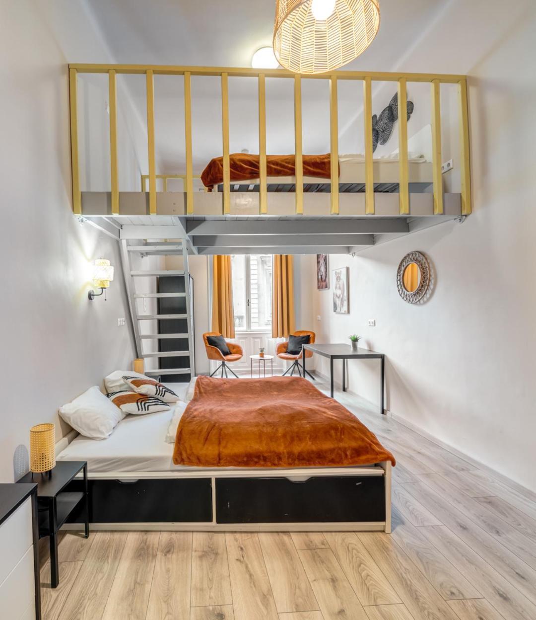 Ferienwohnung Downtown Delight - Erzsebet Blvd - 13 Ppl Budapest Exterior foto