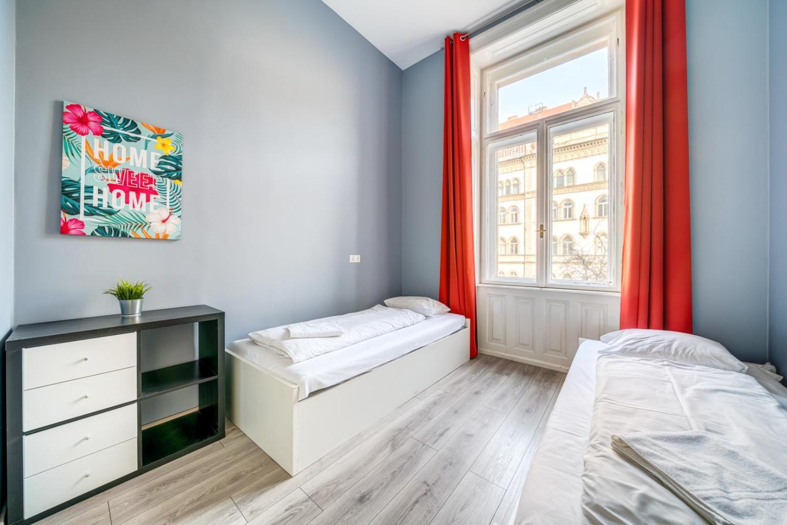 Ferienwohnung Downtown Delight - Erzsebet Blvd - 13 Ppl Budapest Exterior foto