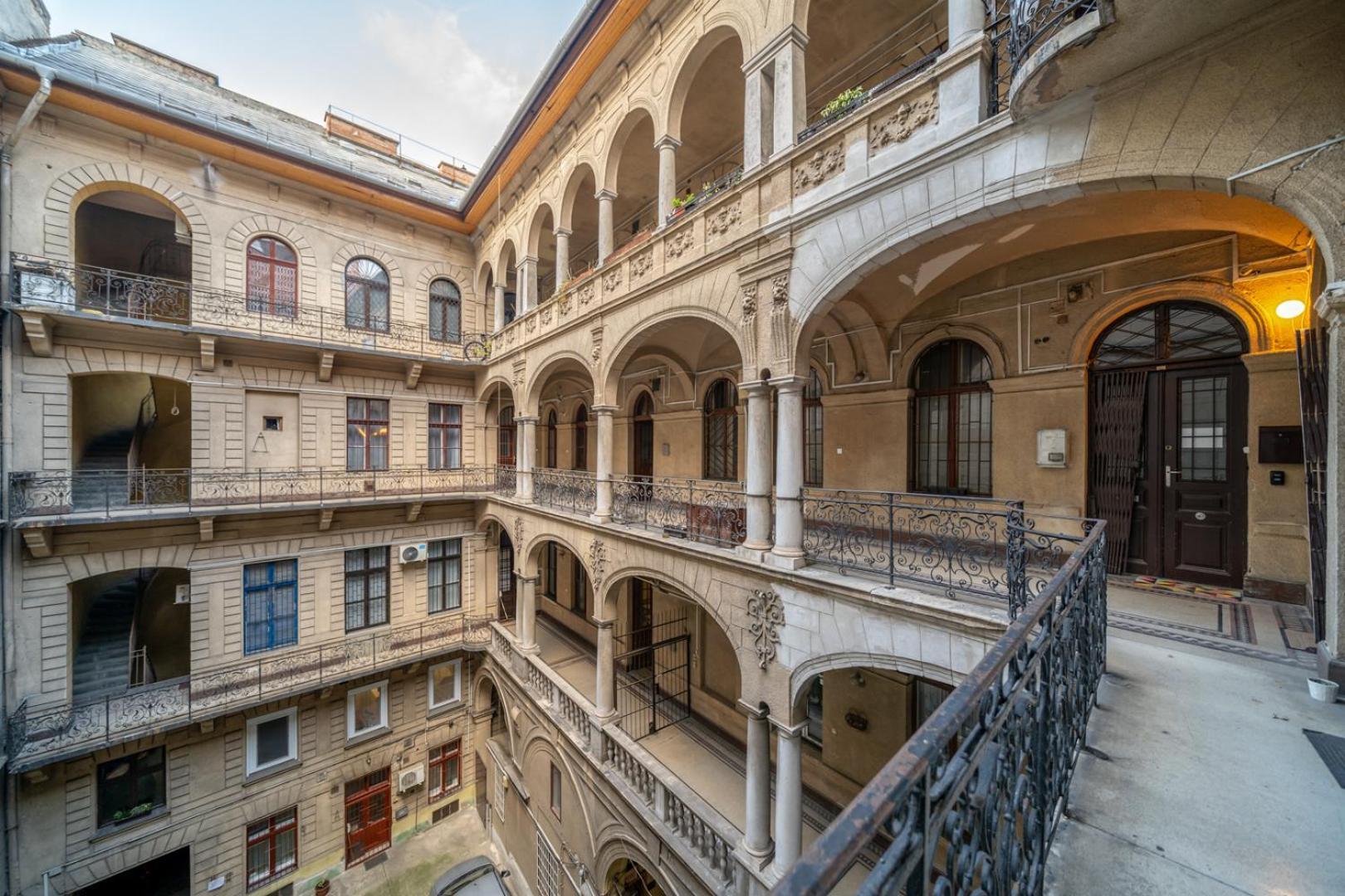 Ferienwohnung Downtown Delight - Erzsebet Blvd - 13 Ppl Budapest Exterior foto