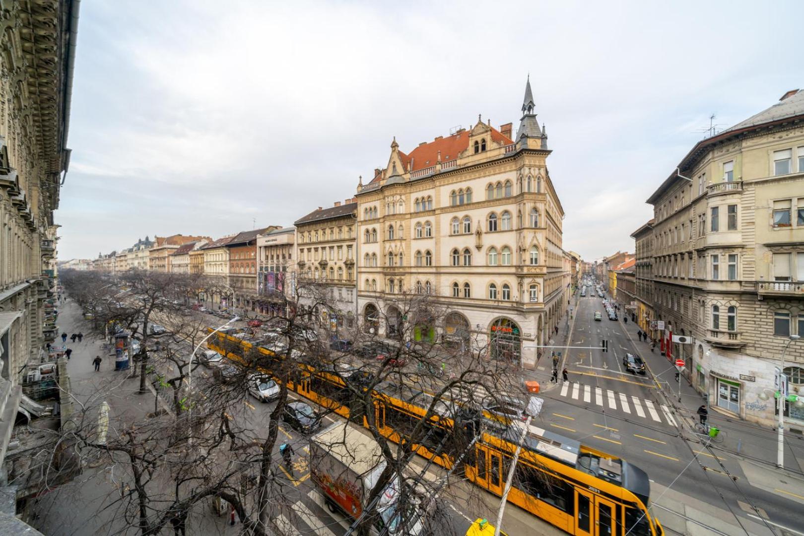 Ferienwohnung Downtown Delight - Erzsebet Blvd - 13 Ppl Budapest Exterior foto