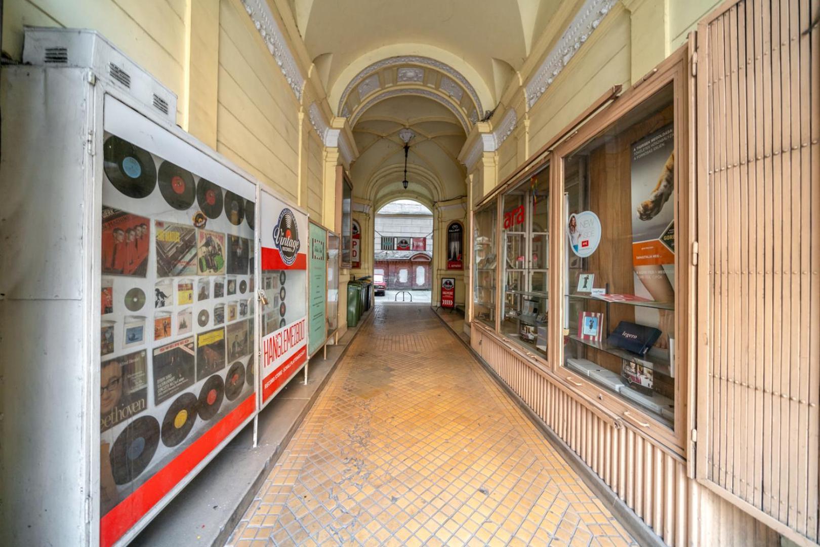 Ferienwohnung Downtown Delight - Erzsebet Blvd - 13 Ppl Budapest Exterior foto