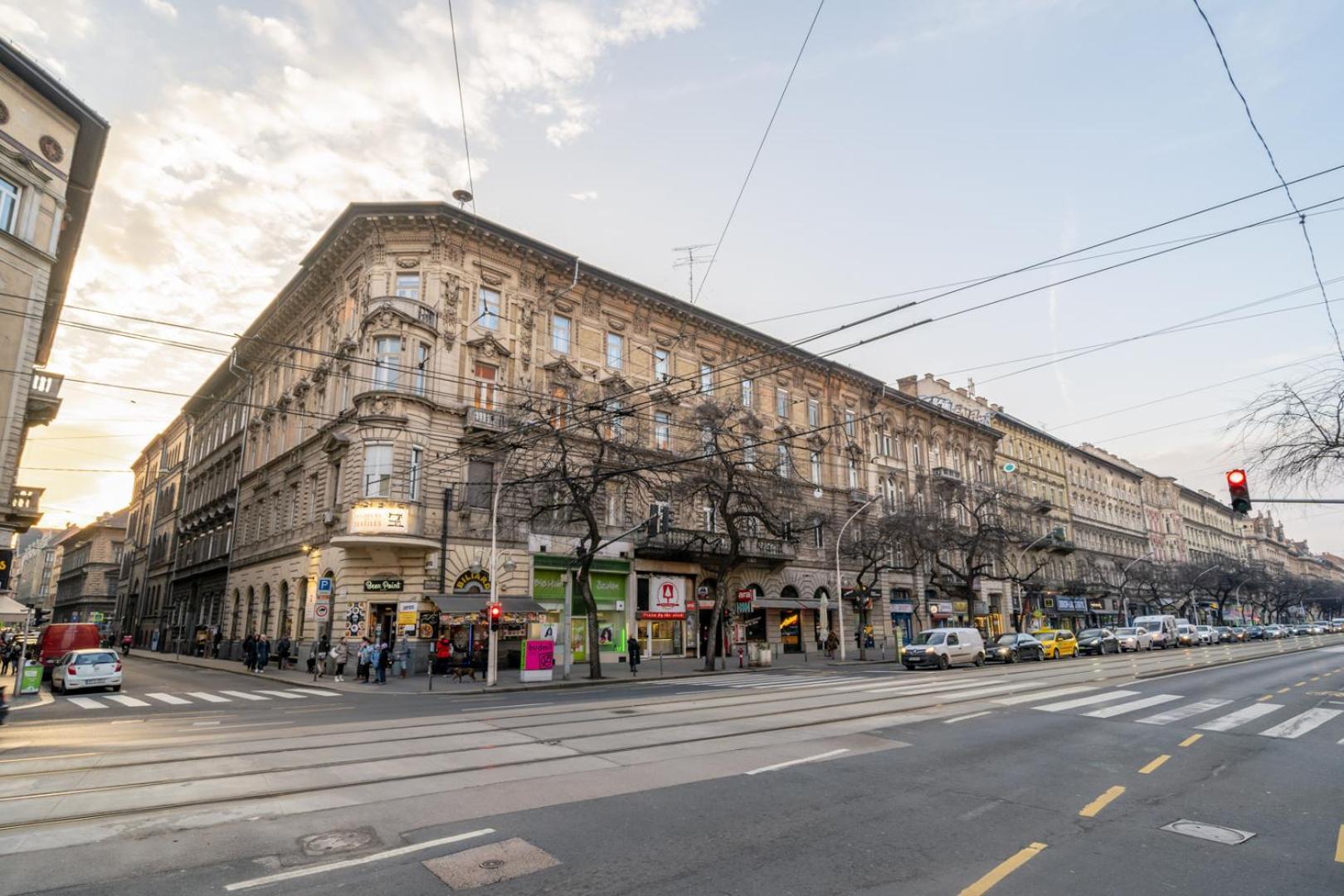 Ferienwohnung Downtown Delight - Erzsebet Blvd - 13 Ppl Budapest Exterior foto